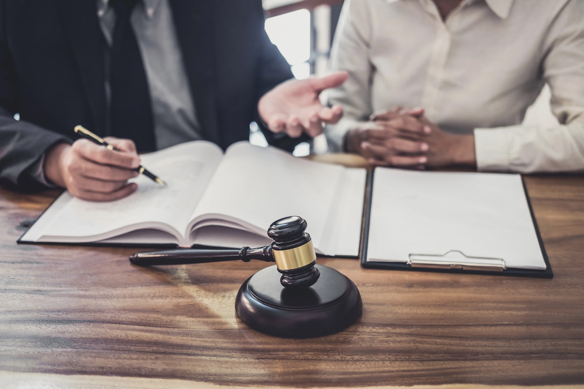 commercial litigation attorney in Littleton, CO